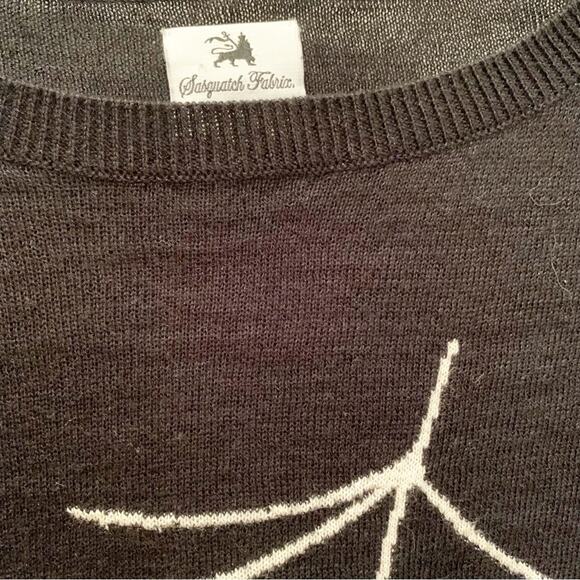 Sasquatch Fabrix Black Floral Spider Web Men's Sweater Unisex Rare Halloween - Picture 3 of 6